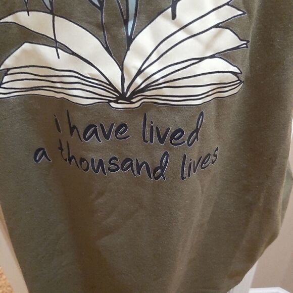 I Have Lived a Thousand Lives Tee Shirt. SZ L - Picture 4 of 6